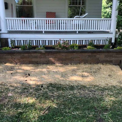 Front-Retaining-wall-with-lawncare